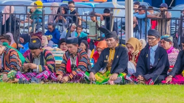 Kande-Kandea Tolandana: Tradisi Adat Buton Tengah yang Menghidupkan Kembali Semangat Gotong Royong